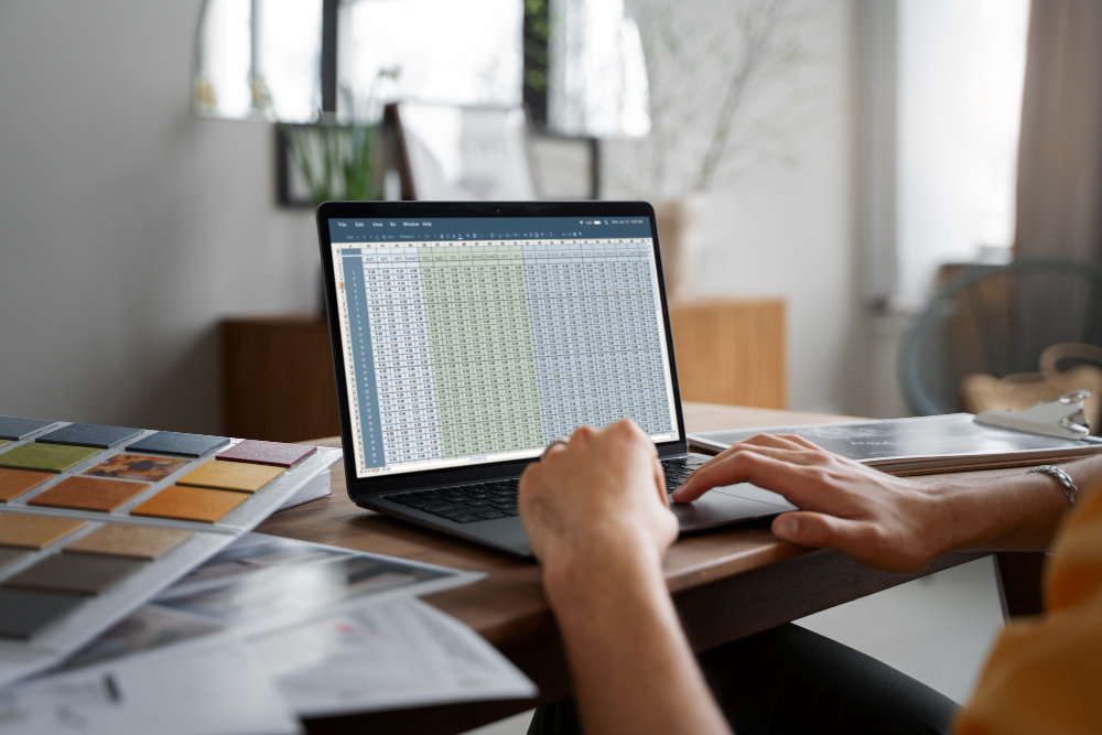 AI scheduling optimization visualization across logistics platforms